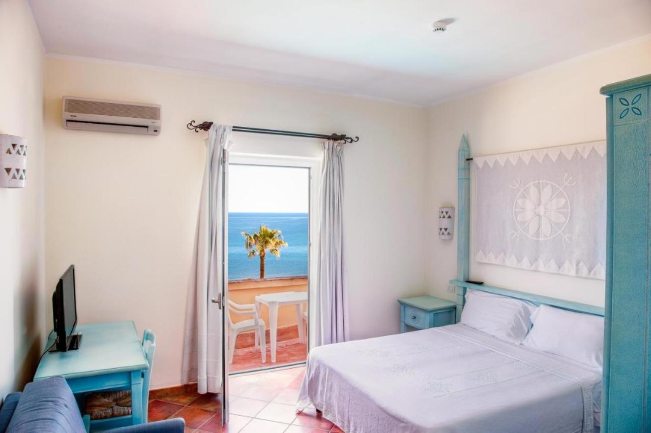 Camera Familiare con Vista Mare